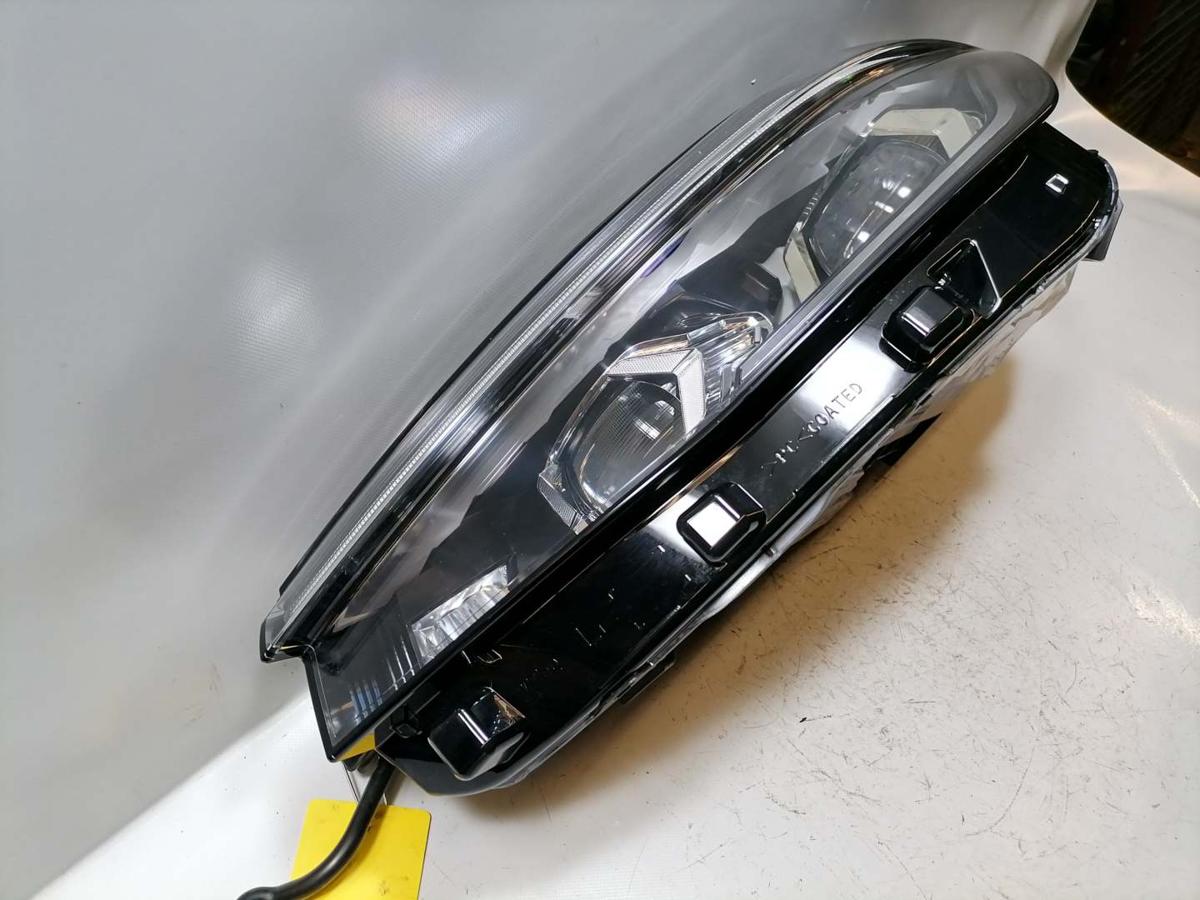 VW Passat B9 original Scheinwerfer links LED Bj.2024
